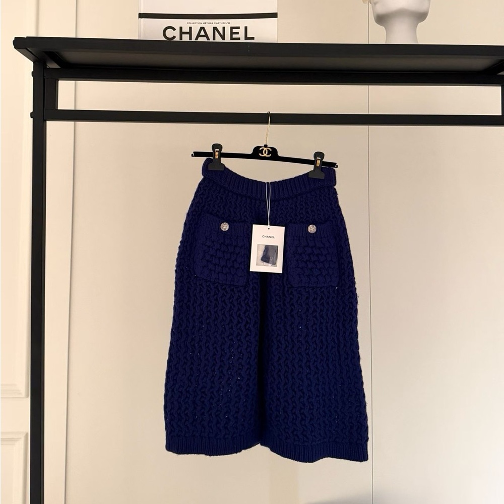 ❣️steal Authentic CHANEL Navy Blue Knit Culottes